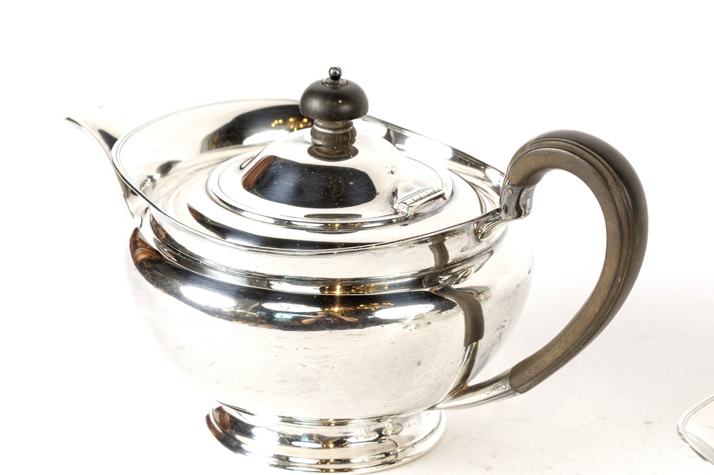 Silver-coffee-and-tea-service-sidabrinis-kavos-ir-arbatos-servizas-5.jpg
