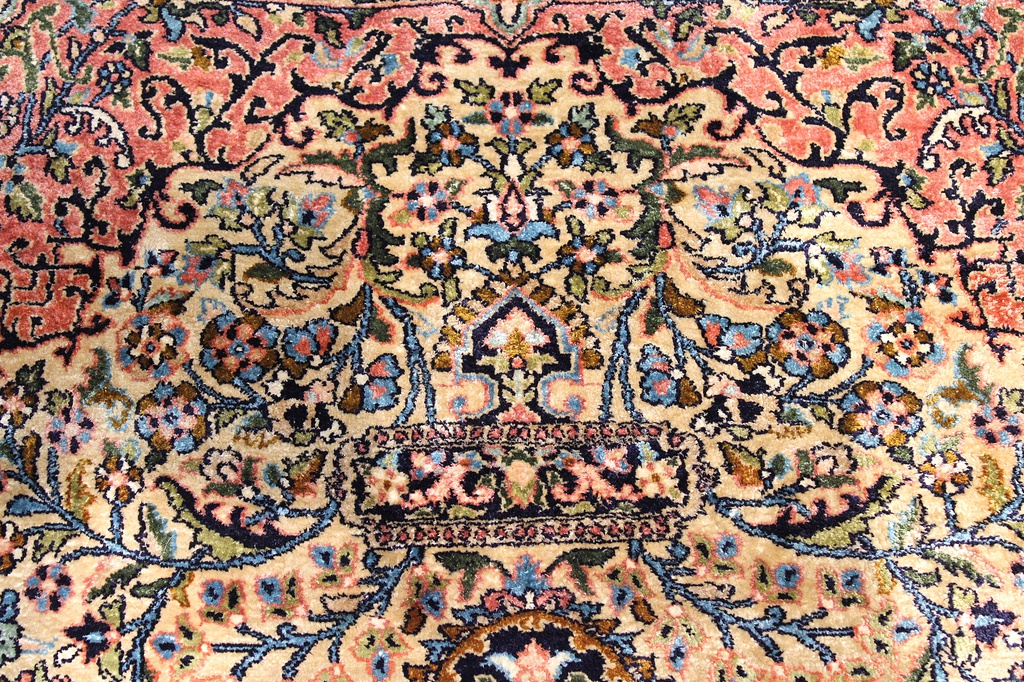 Kashmir-silk-carpet-rug-silkinis-kilimas-8.JPG