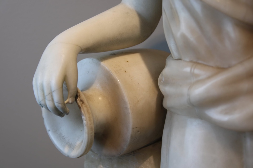 Antique-alabaster-sculpture-antikvarinė-alebastro-skulptūra-4.jpg
