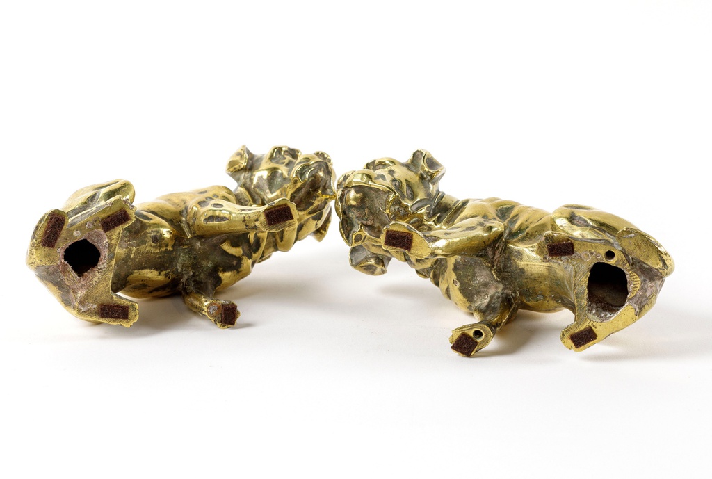 Brass-dogs-sculptures-zalvarines-skulpturos-5.JPG