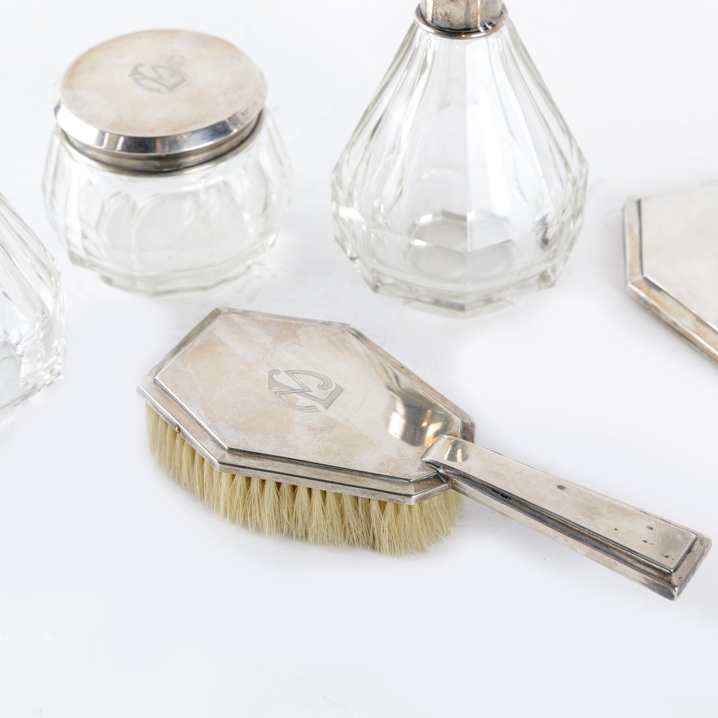 silver-and-crystal-Dressing-table-set-sidabrinis-suku-ir kvepalu-rinkinys-3.JPG