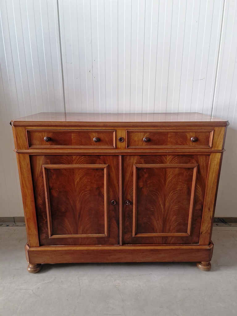 Serving cabinet