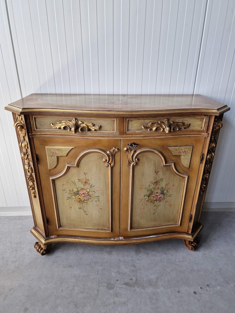 Serving cabinet