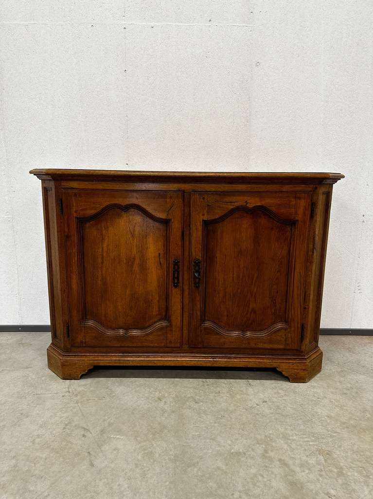 Serving cabinet